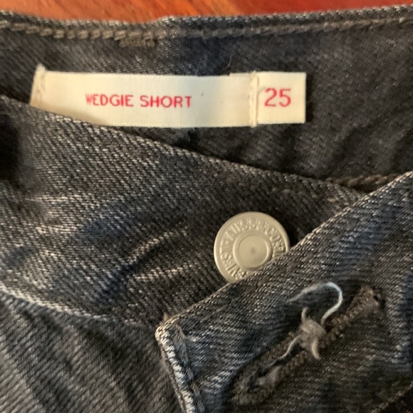 Levi’s button fly Wedgie shorts -black - Picture 2 of 5